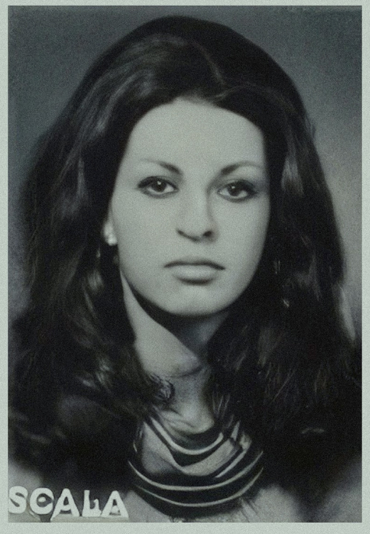 Mona - 006